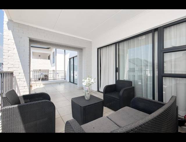 2 BEDROOM APARTMENT FOR SALE IN GREENSTONE HILL